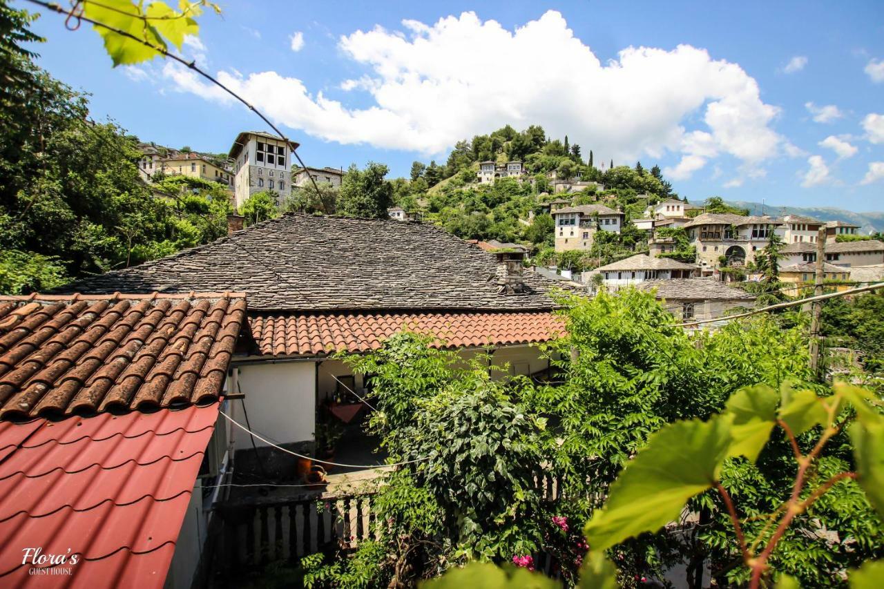 Flora'S Guesthouse 'The Fir Gate' Gjirokastër Esterno foto