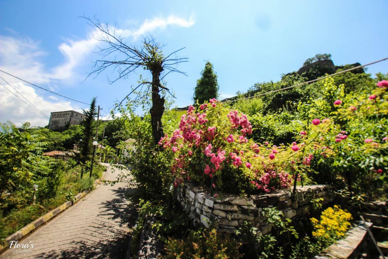 Flora'S Guesthouse 'The Fir Gate' Gjirokastër Esterno foto